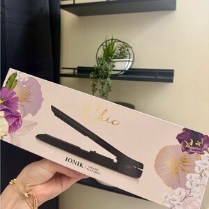 Ionik Black Ceramic Flat Iron
